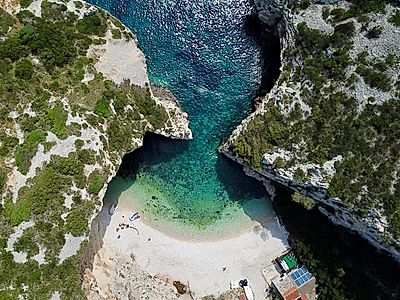 Vis Blue Cave Group Speedboat Tour