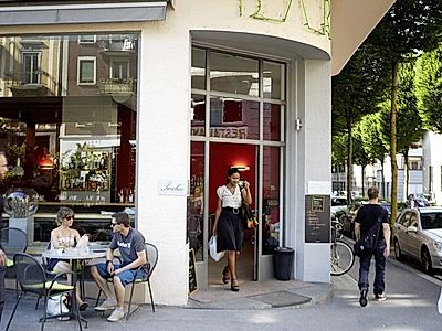 Be Trendy, Go Local