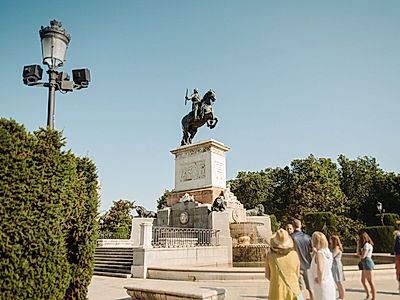 Madrid in a Day - Royal Palace, Churros Tasting and Prado Museum Group Tour