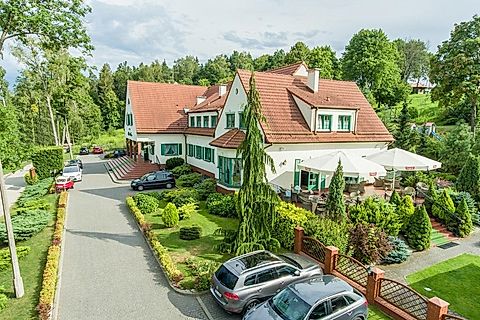 Cozy Lakeside Spa Hotel in Mikolajki