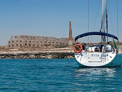 Half-Day Private Sailing Tour Along the Marina di Ragusa Coast