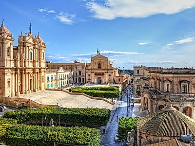 Siracusa By Private Transfer with Stops in Modica and Noto