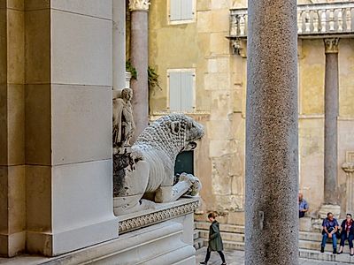 The Walls and Ways of Split