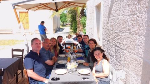 Review by Gina, Rachel, Gary, Emma, Christopher, Alexander, Jacob & Philip